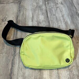 Lululemon Everywhere Belt Bag in Lemon Vibe, 1L Size